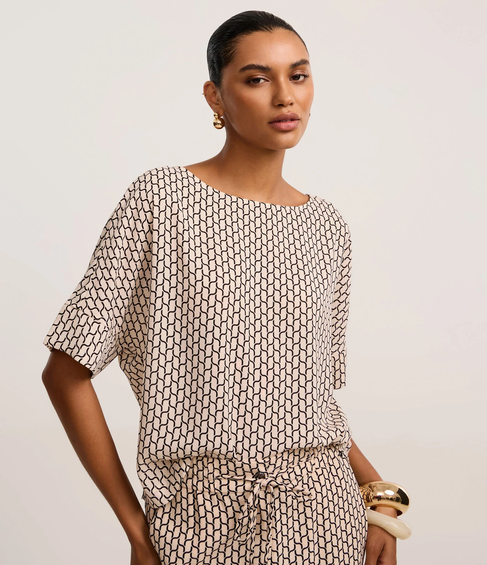 Blusa em Chiffon com Decote Redondo e Estampa Geométrica Rosé 1