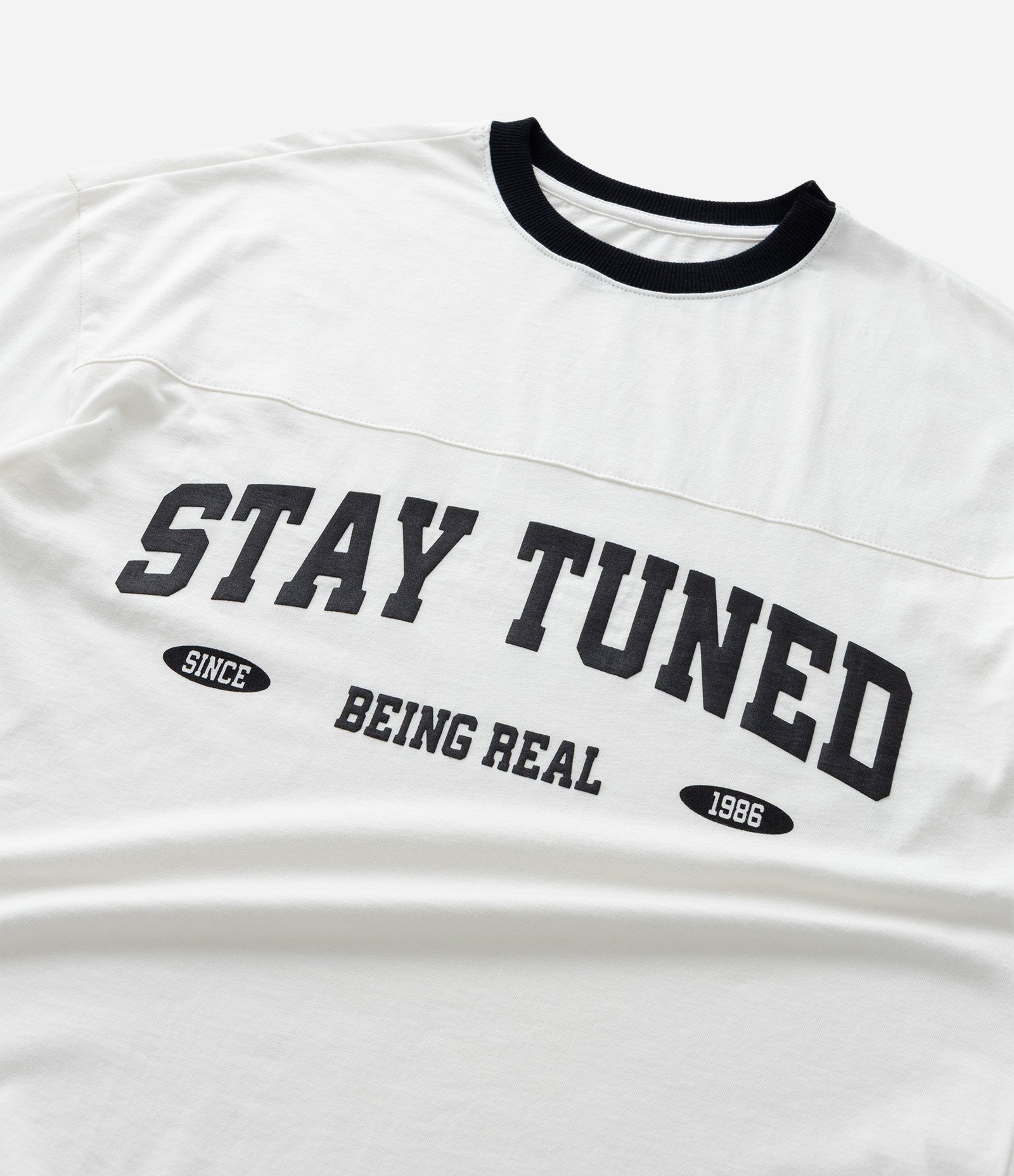 Camiseta Infantil em Malhão com Lettering Stay Tuned - Tam 5 a 14 Anos Branco 6