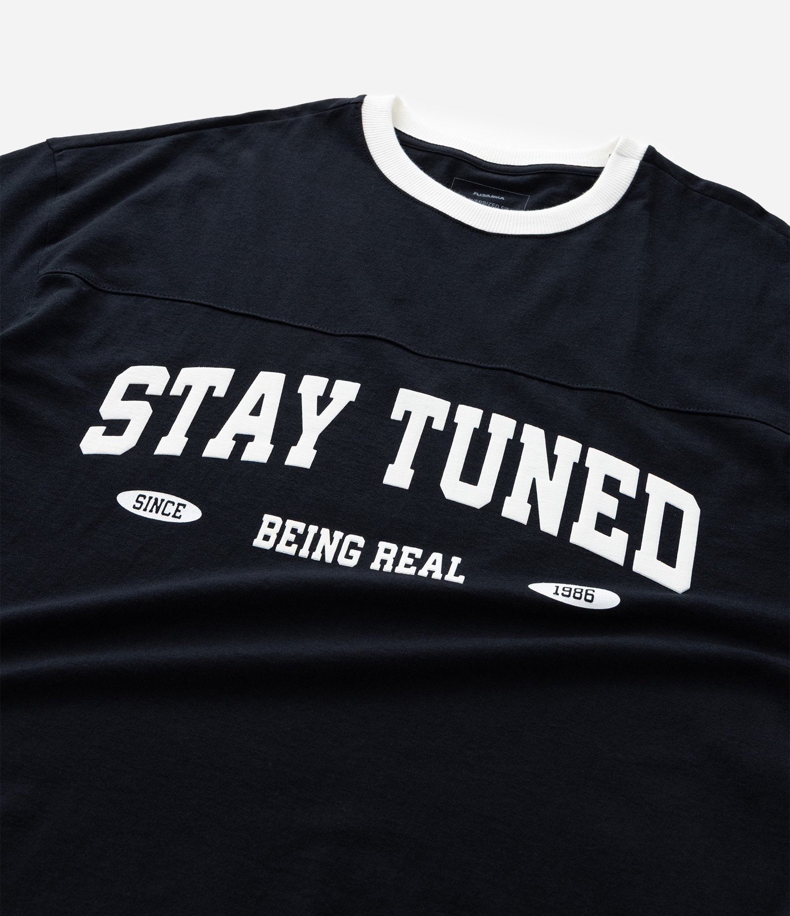 Camiseta Infantil em Malhão com Lettering Stay Tuned - Tam 5 a 14 Anos Preto 6