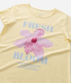 Camiseta Infantil com Estampa de Flor - Tam 5 a 14 Anos