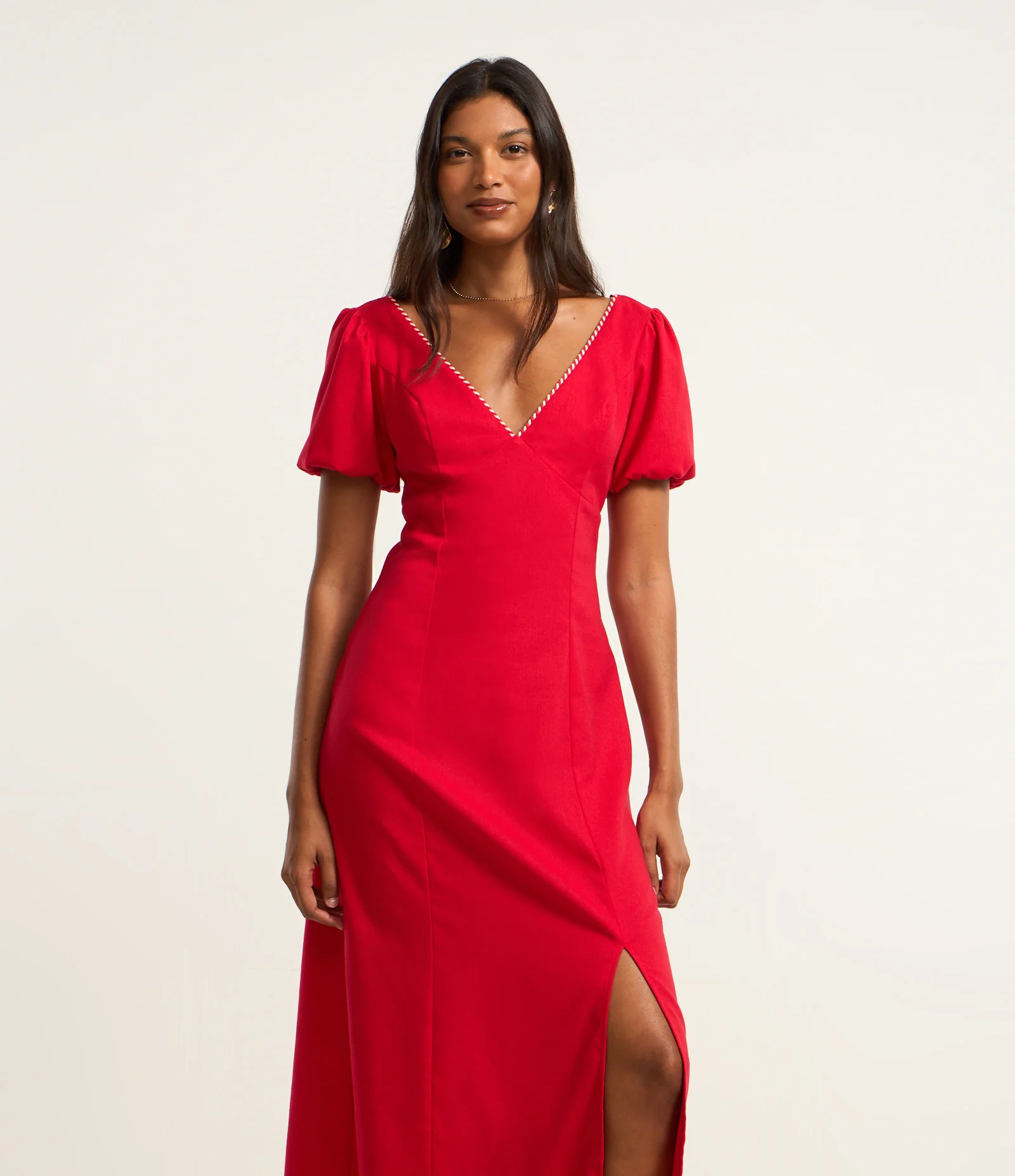 Vestido Long Midi em Viscolinho com Detalhe no Decote Vermelho 2