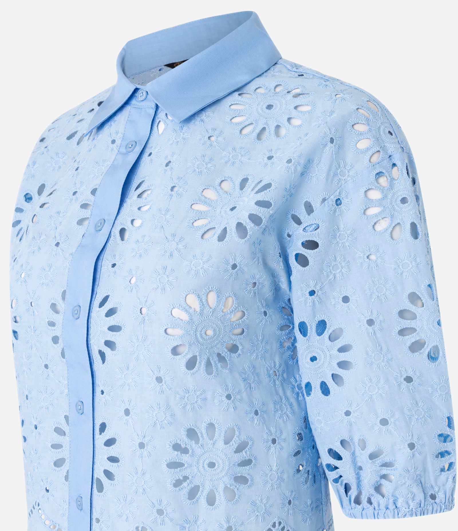 Camisa em Laise com Bordados nos Furos e Barra Nuvem Azul 9