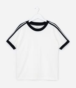 Camiseta Infantil com Detalhes Contrastantes - Tam 5 a 14 anos