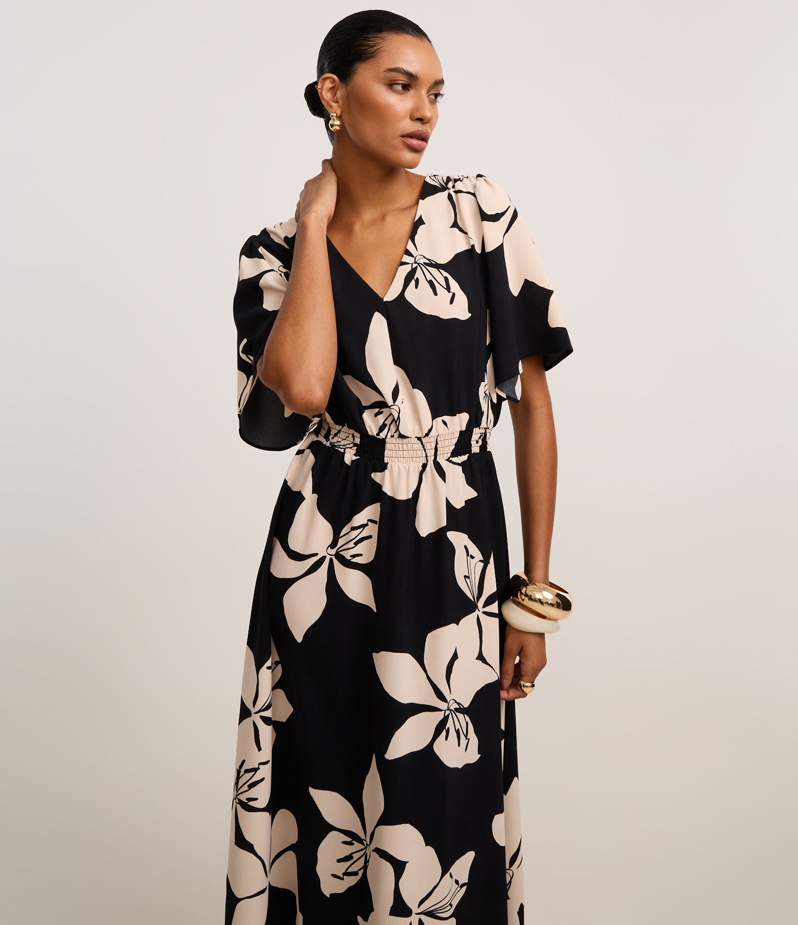 Vestido Evasê Midi em Airflow com Estampa Folhagem Preto/Off White 3