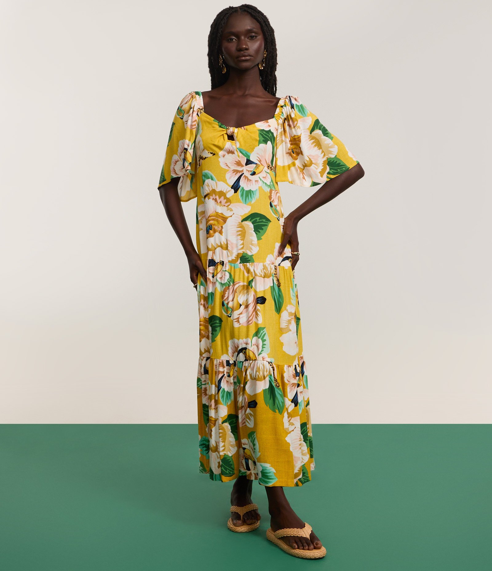 Vestido New Midi em Viscose com Estampa Tropical e Busto Torcido Amarelo 5