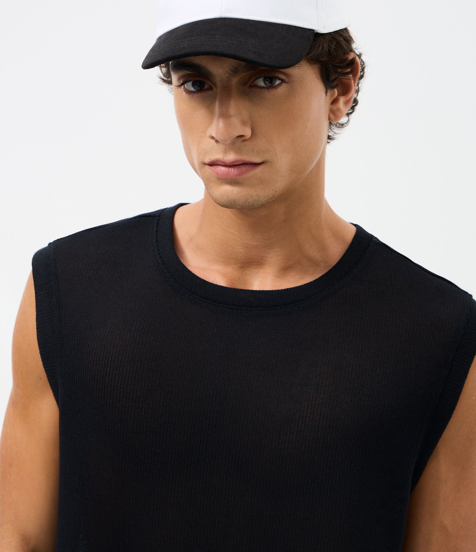 Regata Boxy Lisa com Efeito Tricô Preto 4