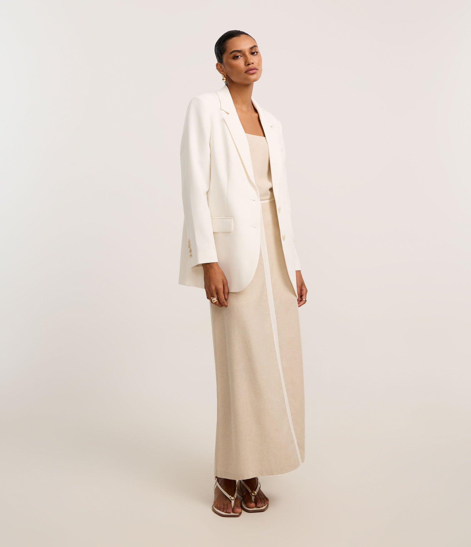 Blusa em Viscolinho com Miçanga na Alça Regulável Bege 4