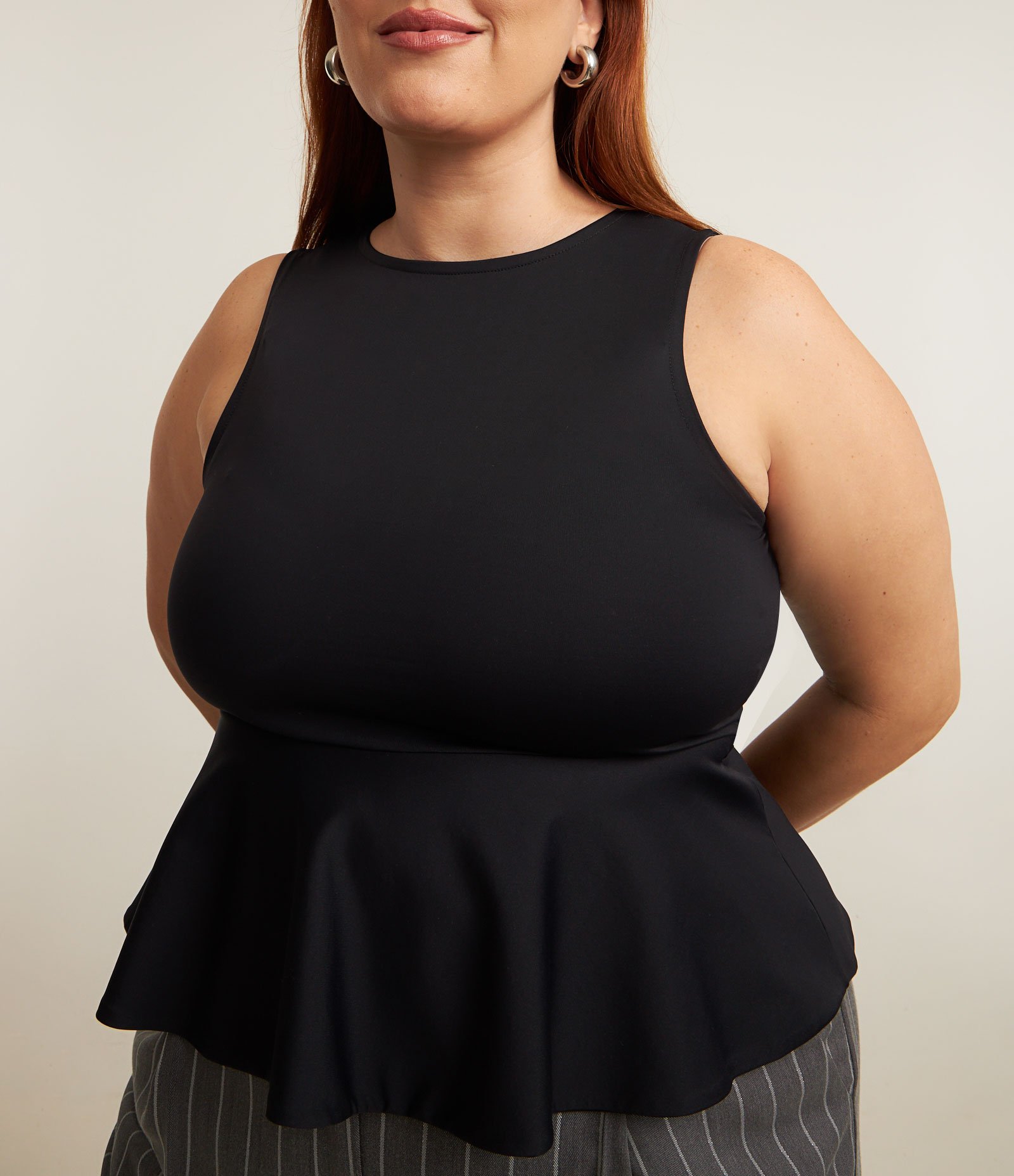 Blusa Peplum Sem Manga em Poliamida Curve & Plus Size Preto 3