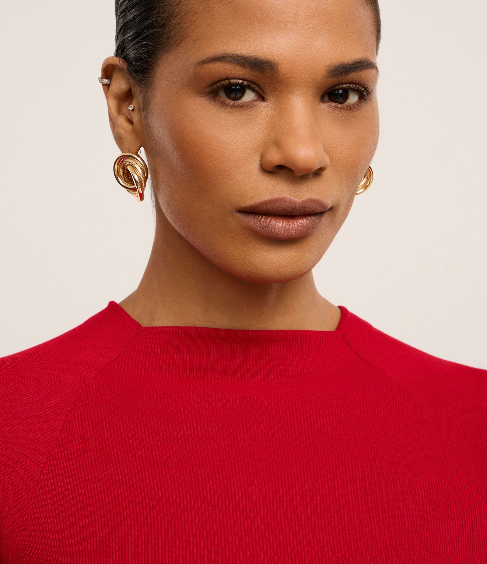 Blusa Básica em Viscose com Gola Alta e Cava Raglan Vermelho 4