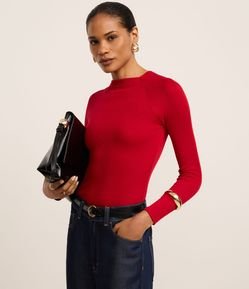 Blusa Básica em Viscose com Gola Alta e Cava Raglan