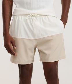 Bermuda em Ripstop com Bolso com Zíper e Estampa Bicolor