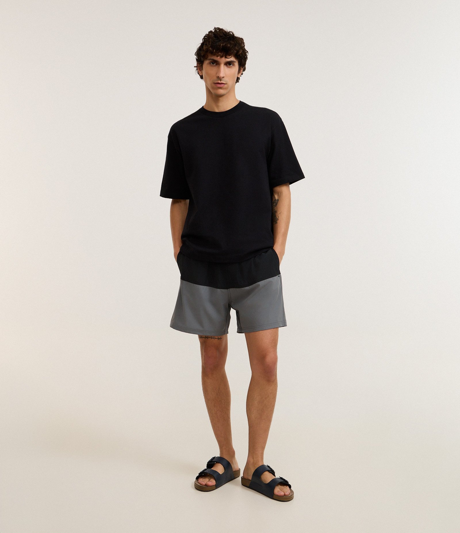 Bermuda em Ripstop com Bolso com Zíper e Estampa Bicolor Preto 1