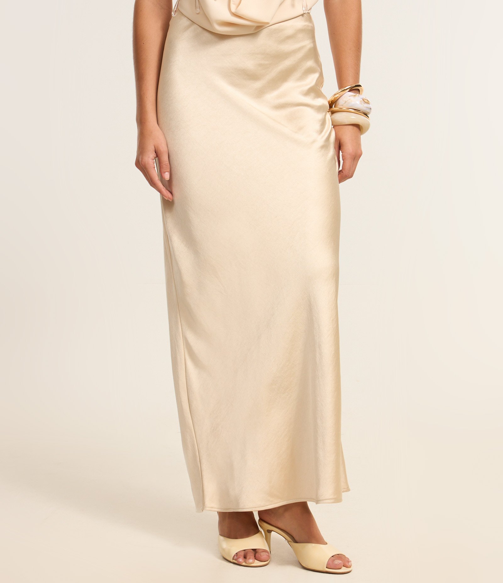 Saia New Midi em Cetim com Fenda Bege 7