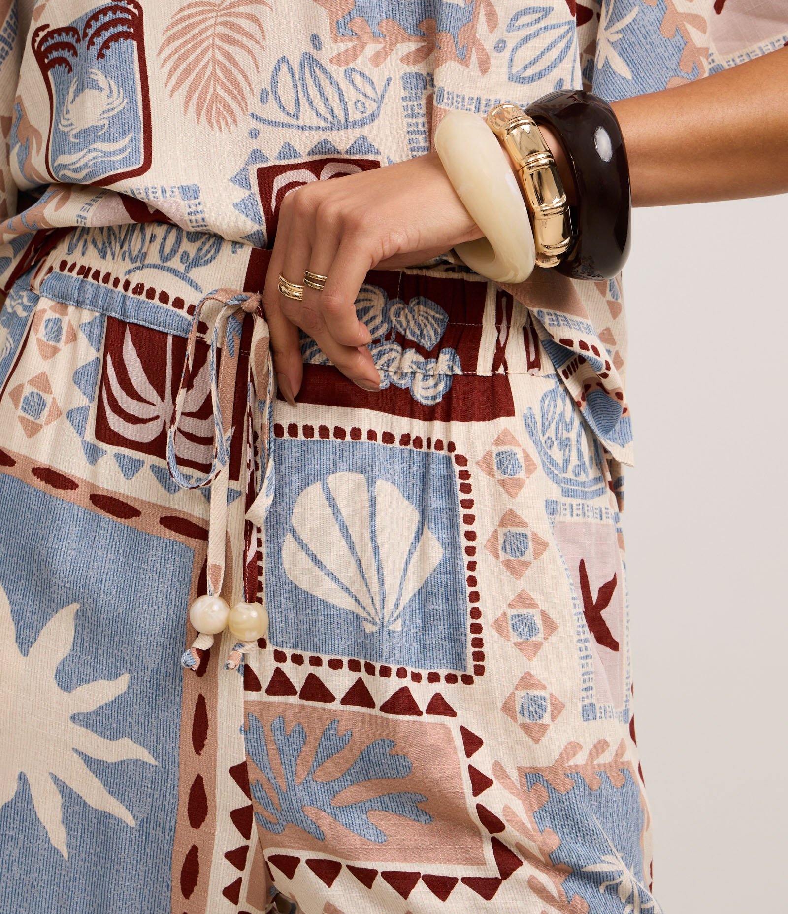 Short Cintura Alta em Viscose com Estampa Tropical Multicores 4