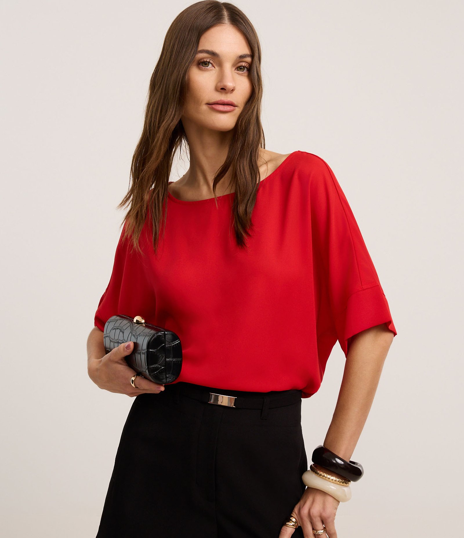 Blusa em Chiffon com Decote Canoa Vermelho 1