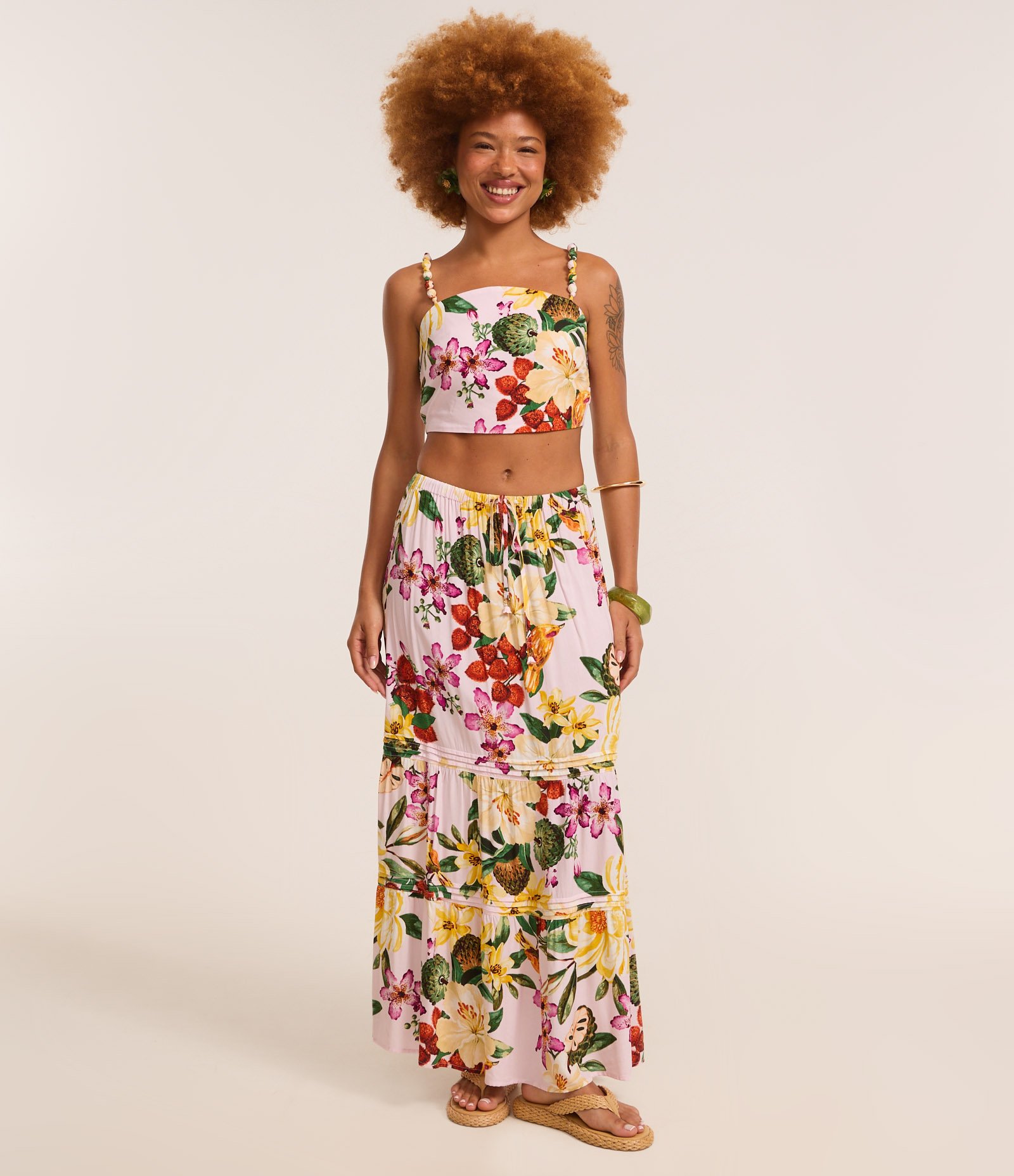 Blusa Cropped em Chalis Floral com Bolinhas Encapadas nas Alças Multicores 2