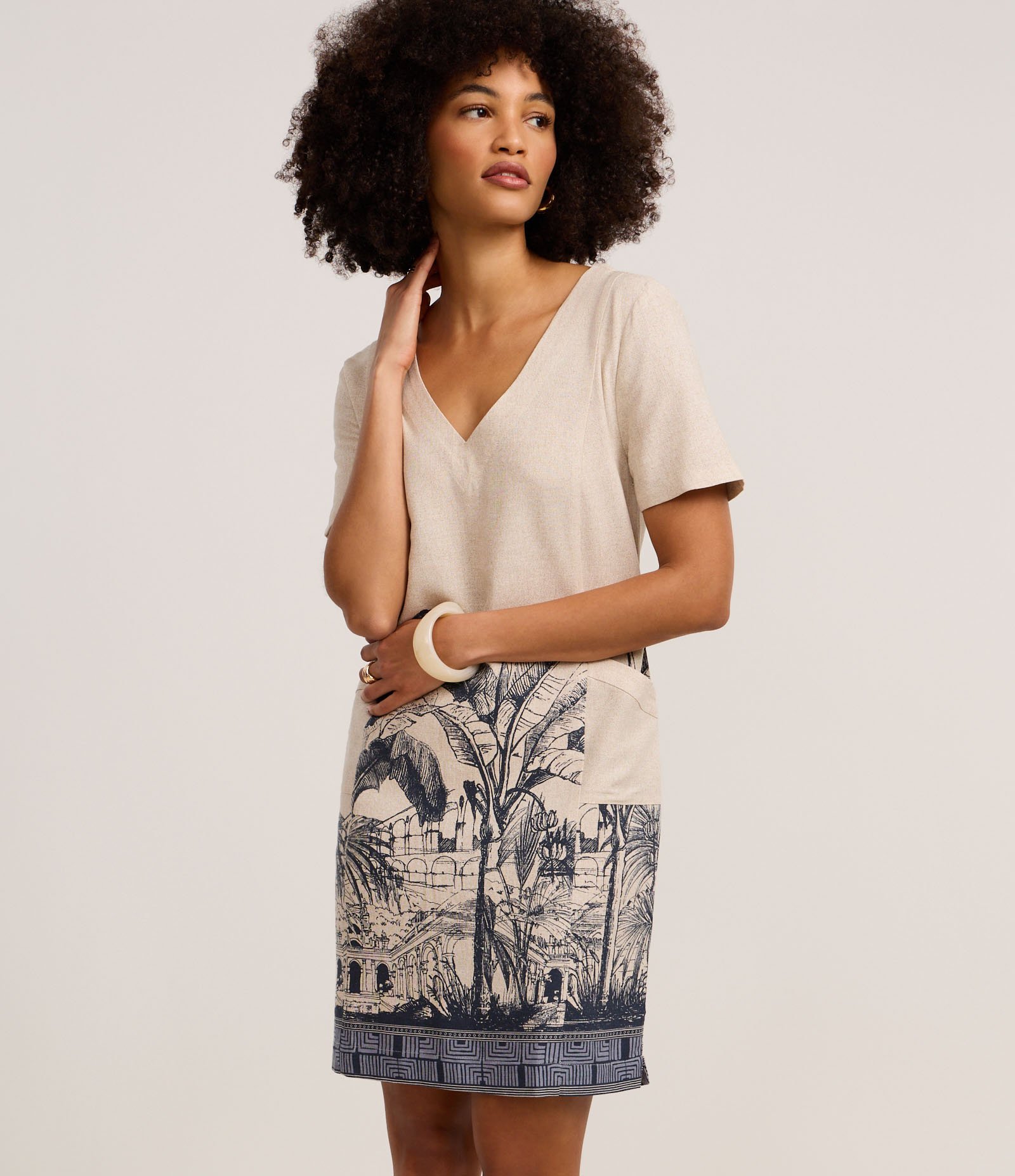 Vestido T-Shirt Curto em Viscolinho com Estampa Arco da Lapa Bege/Azul 1