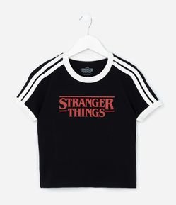 Camiseta Infantil com Estampa Lettering Stranger Things - Tam 5 A 14 Anos