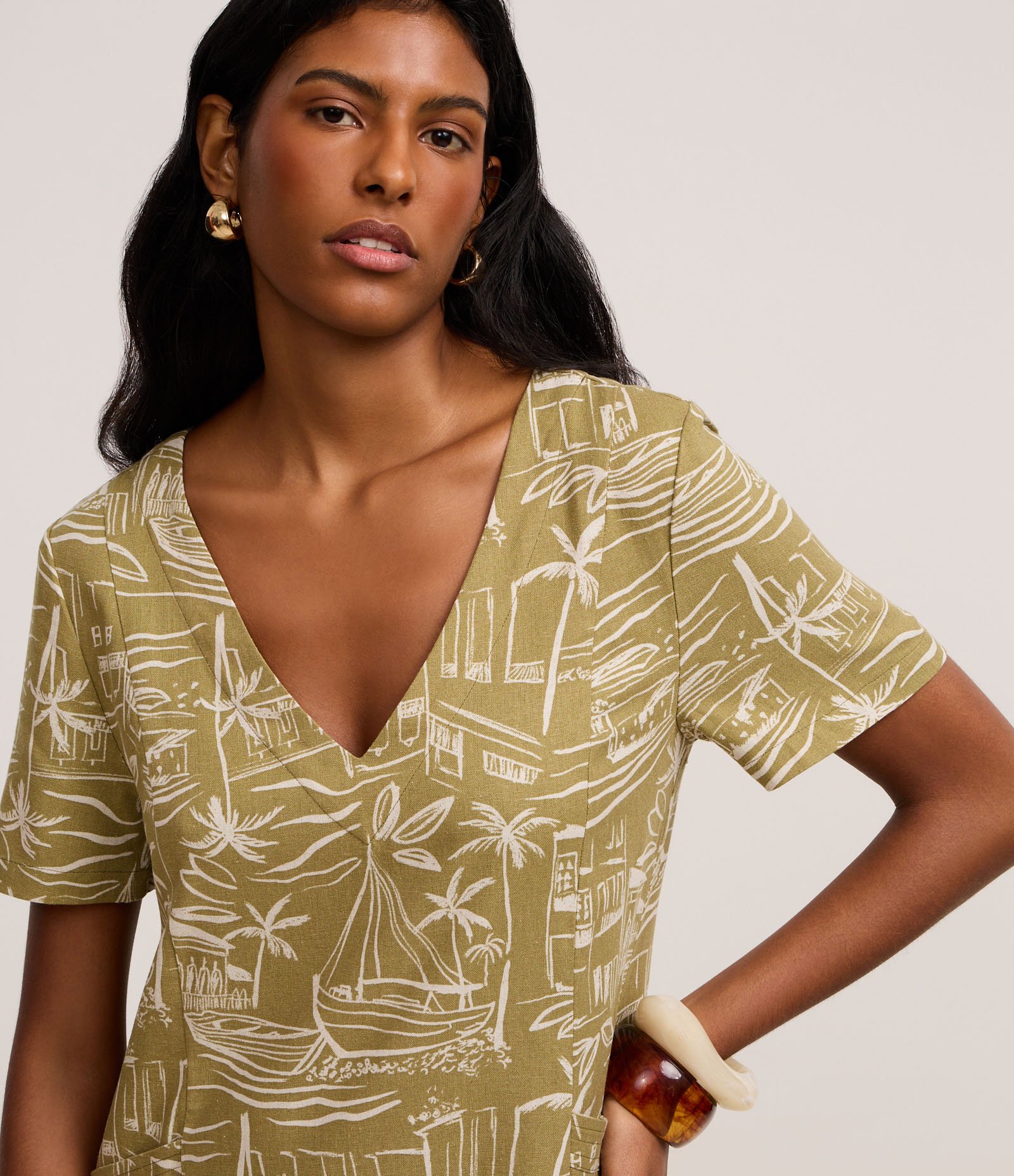 Vestido T-Shirt em Viscolinho com Estampa Paisagem Tropical Verde 3