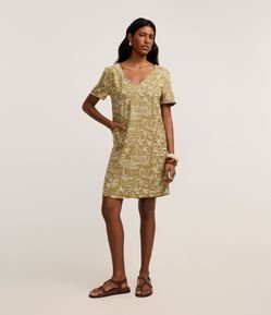 Vestido T-Shirt em Viscolinho com Estampa Paisagem Tropical