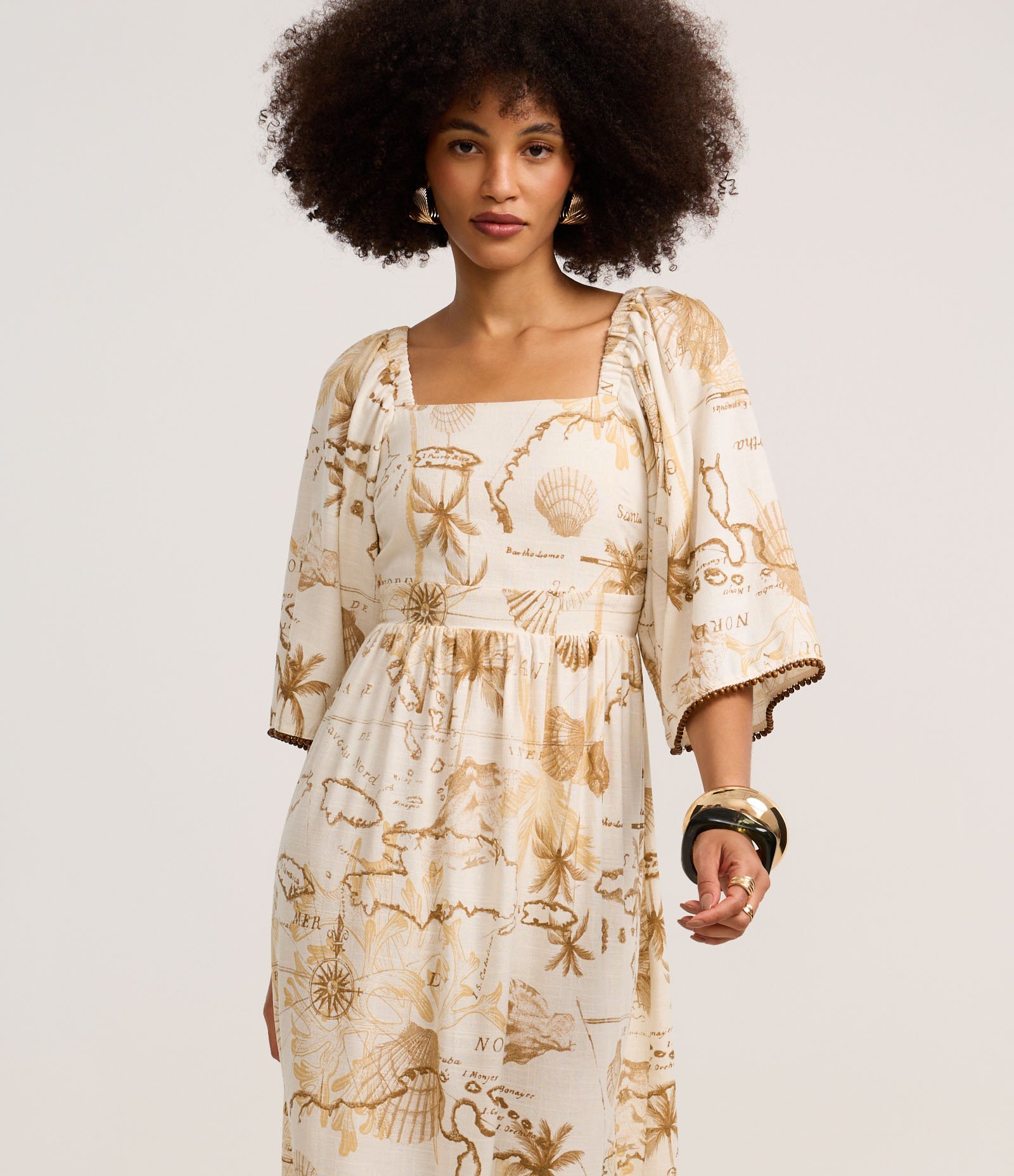 Vestido Evasê Midi em Viscolinho com Estampa Mapa Bege 3