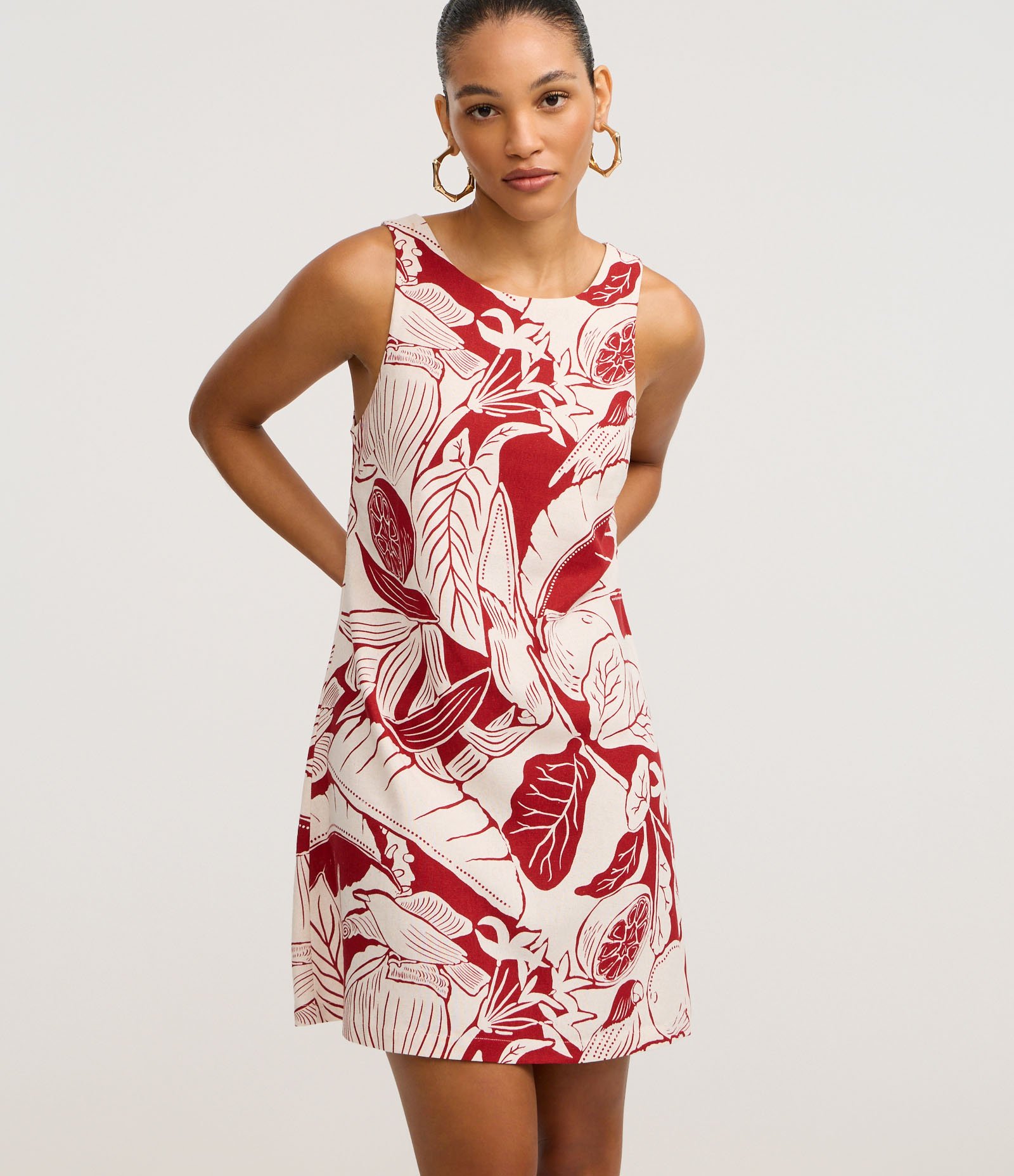 Vestido Curto em Viscolinho com Estampa Folhagem e Limões Vermelho 2