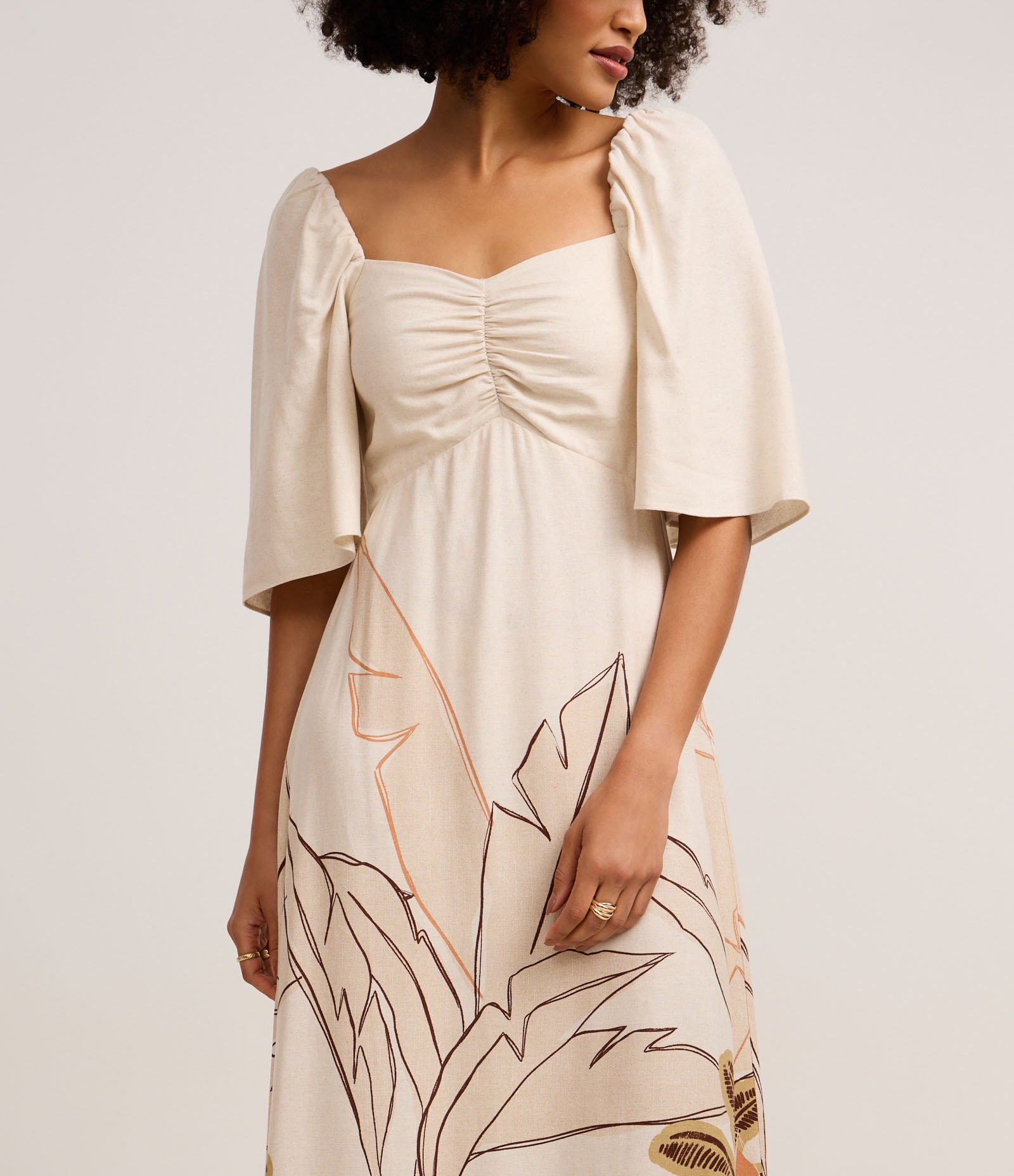 Vestido Midi em Viscolinho com Estampa Folhagem Bege 4