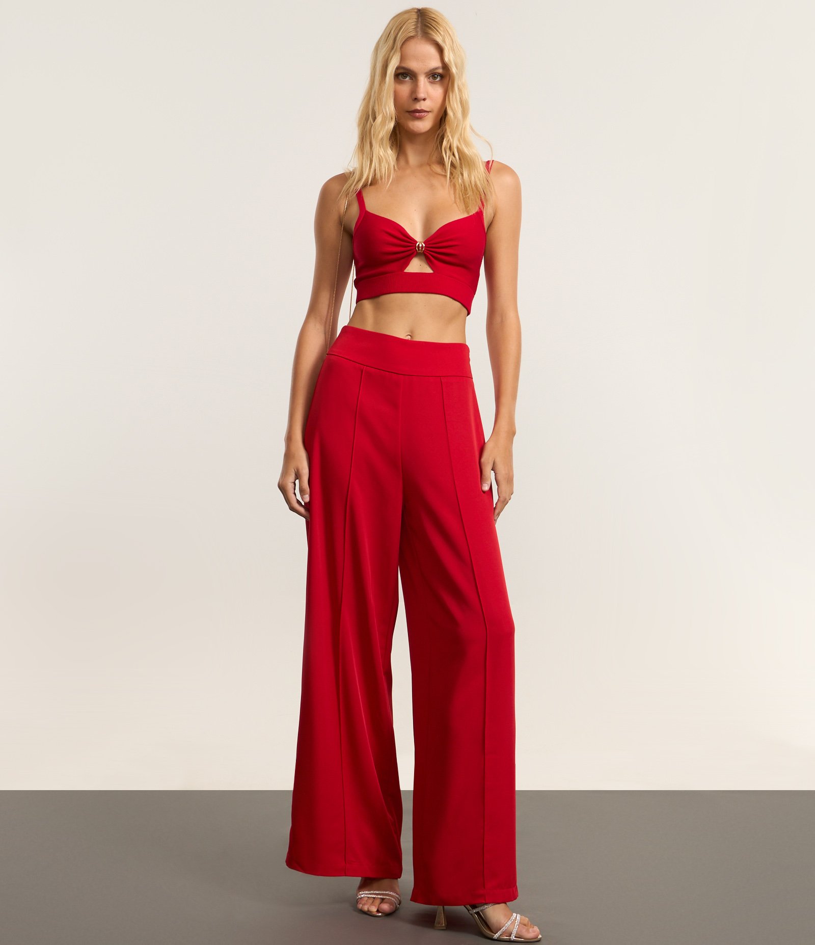 Calça Pantalona em Crepe com Friso Frontal Vermelho 5