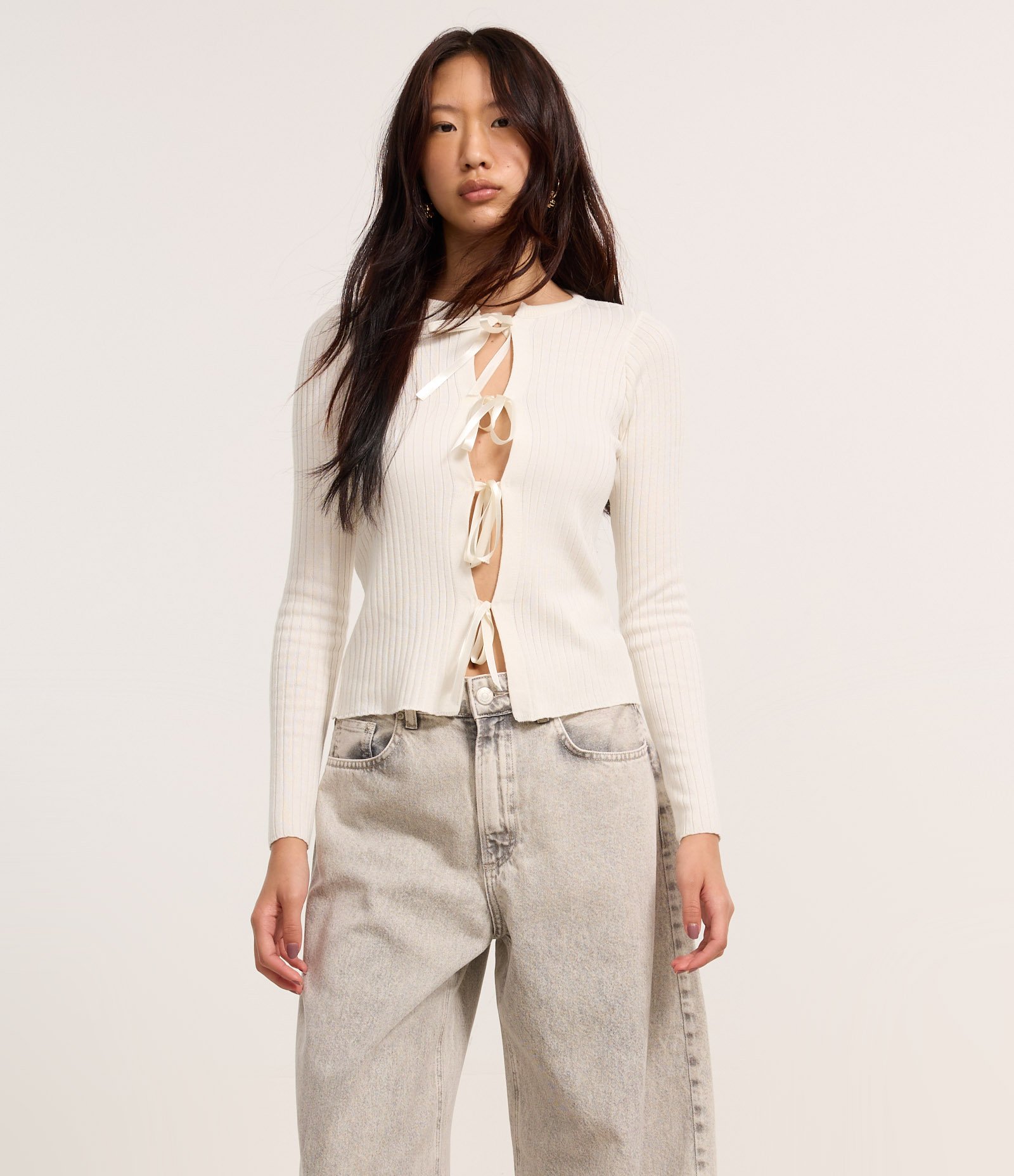 Calça Barrel em Jeans com Cintura Média Cinza 2