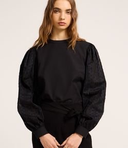 Blusa em Tricoline Texturizada com Botões nos Punhos