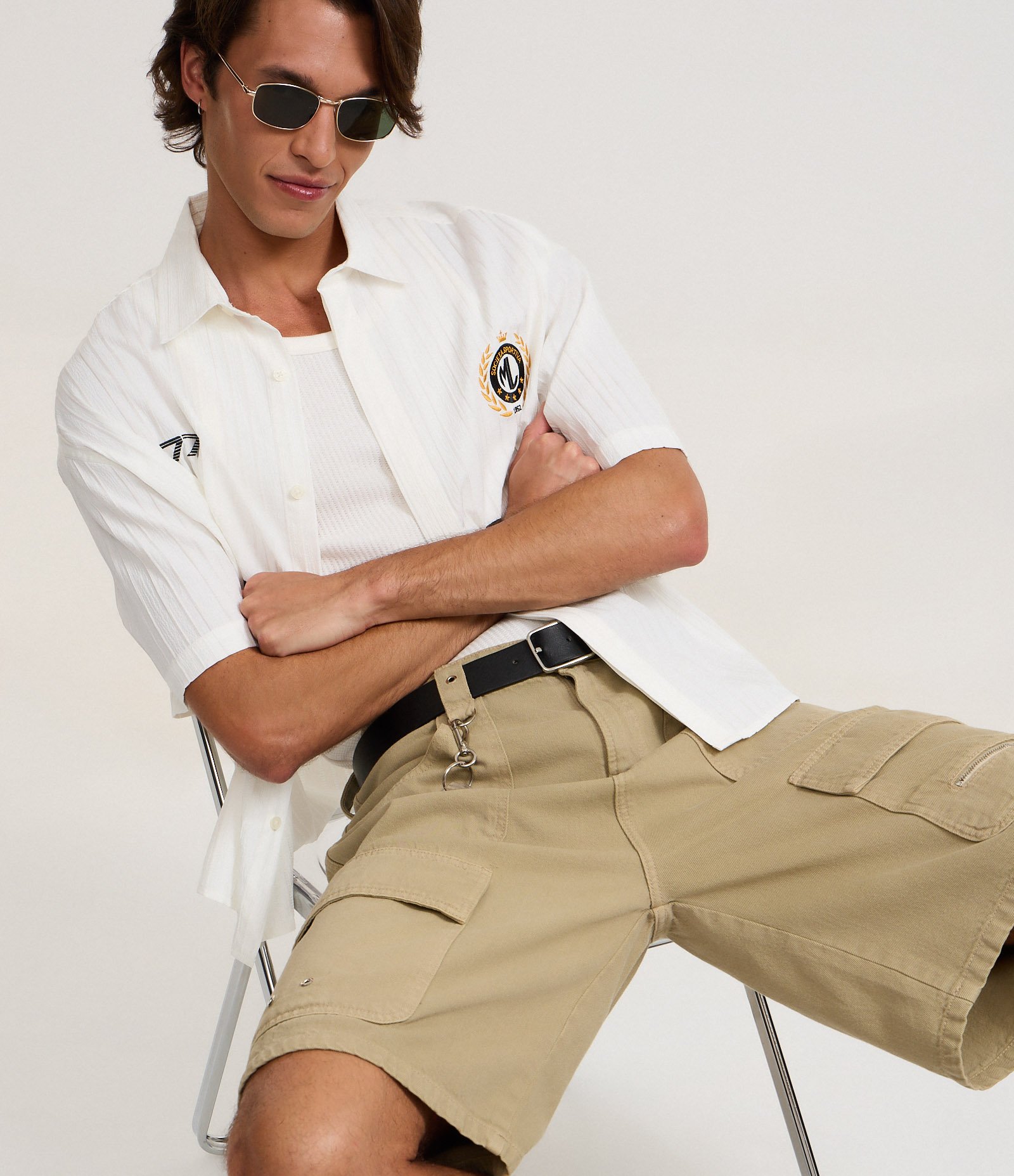 Bermuda Baggy em Sarja com Bolso Cargo e Detalhes de Ilhós Verde 3