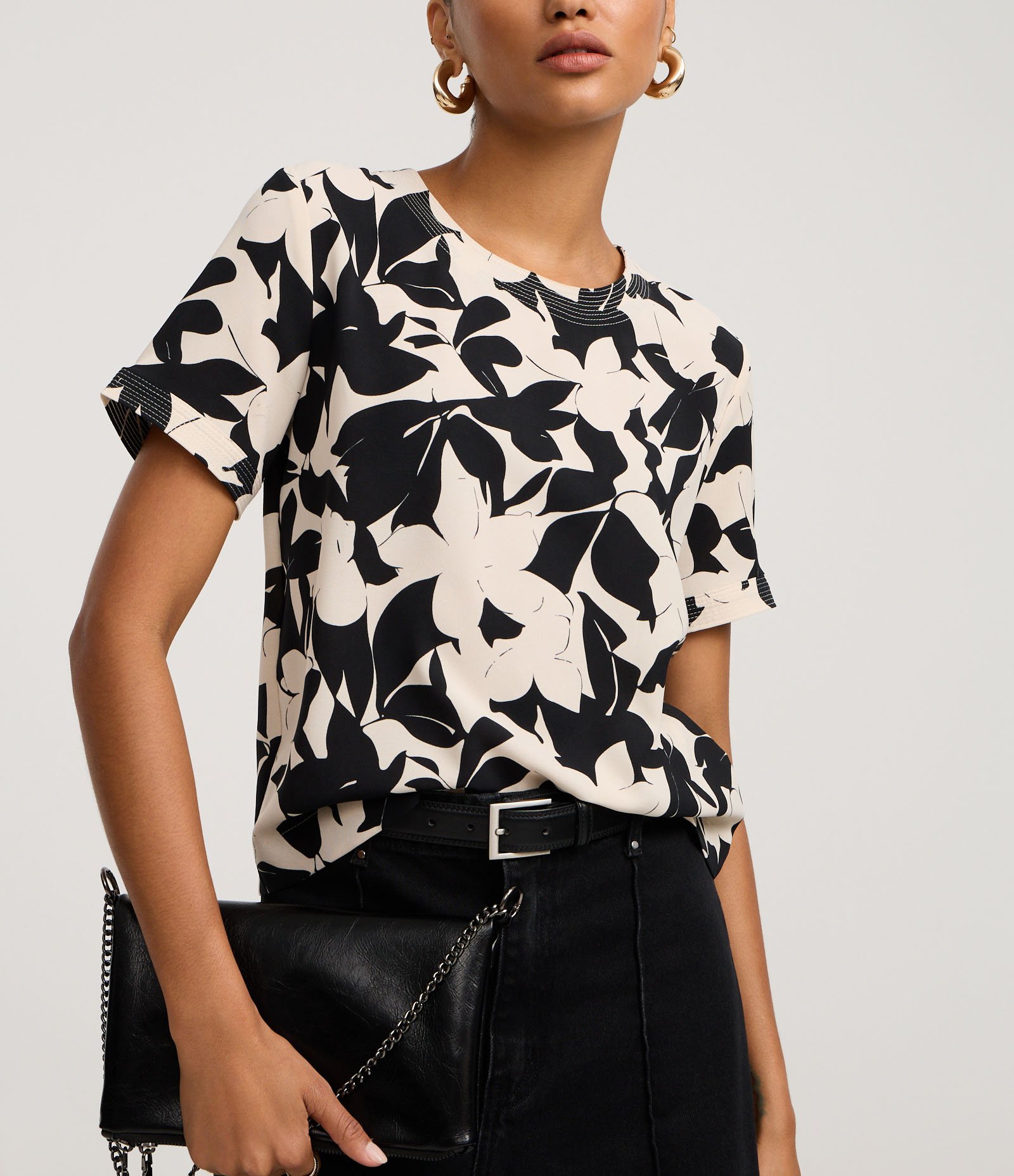 Blusa Bata em Crepe com Gola Padre e Manga Ampla Preto/Off White 4