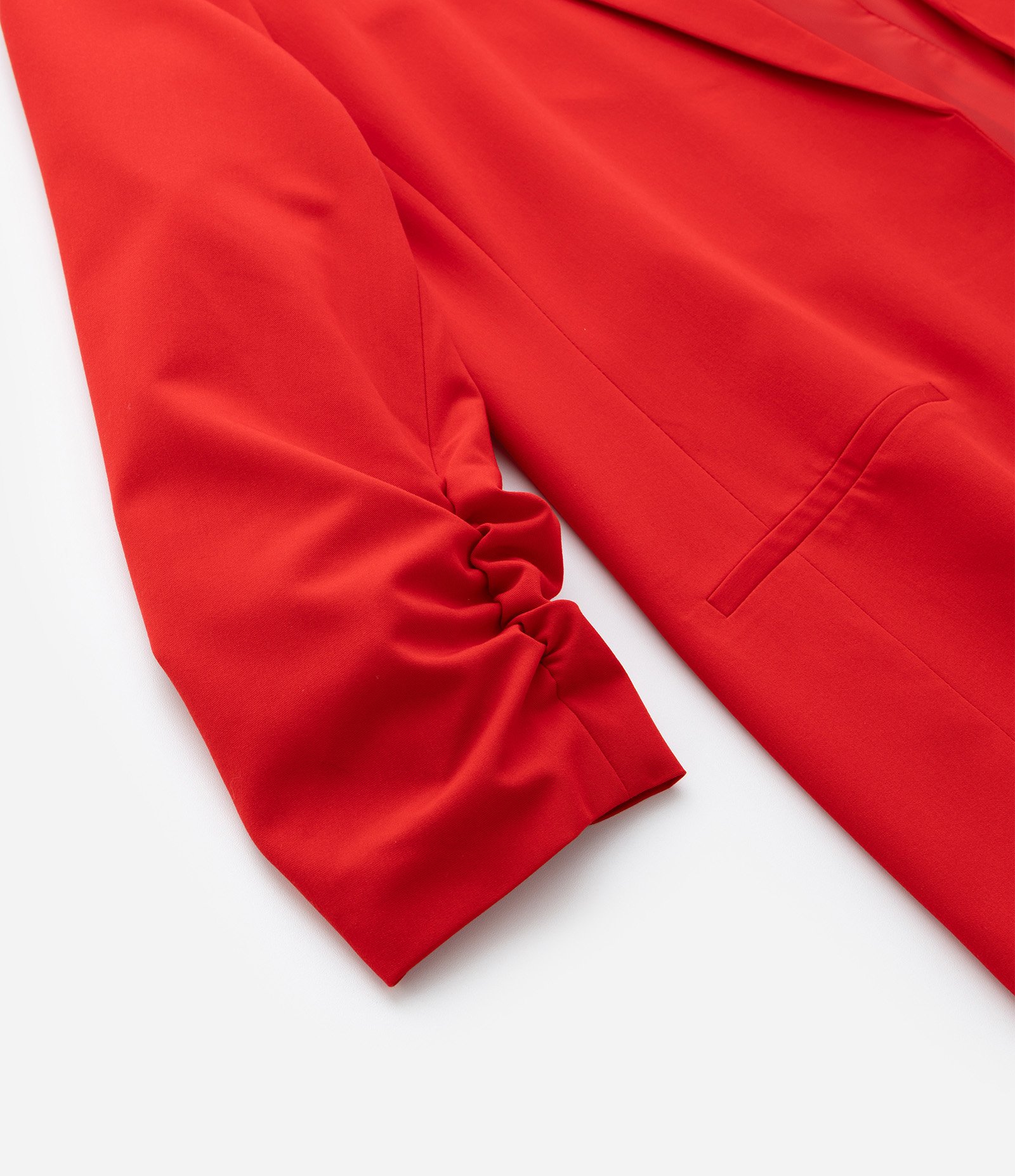 Blazer Alongado em Crepe Manga Puxadinha Curve & Plus Size Vermelho 8