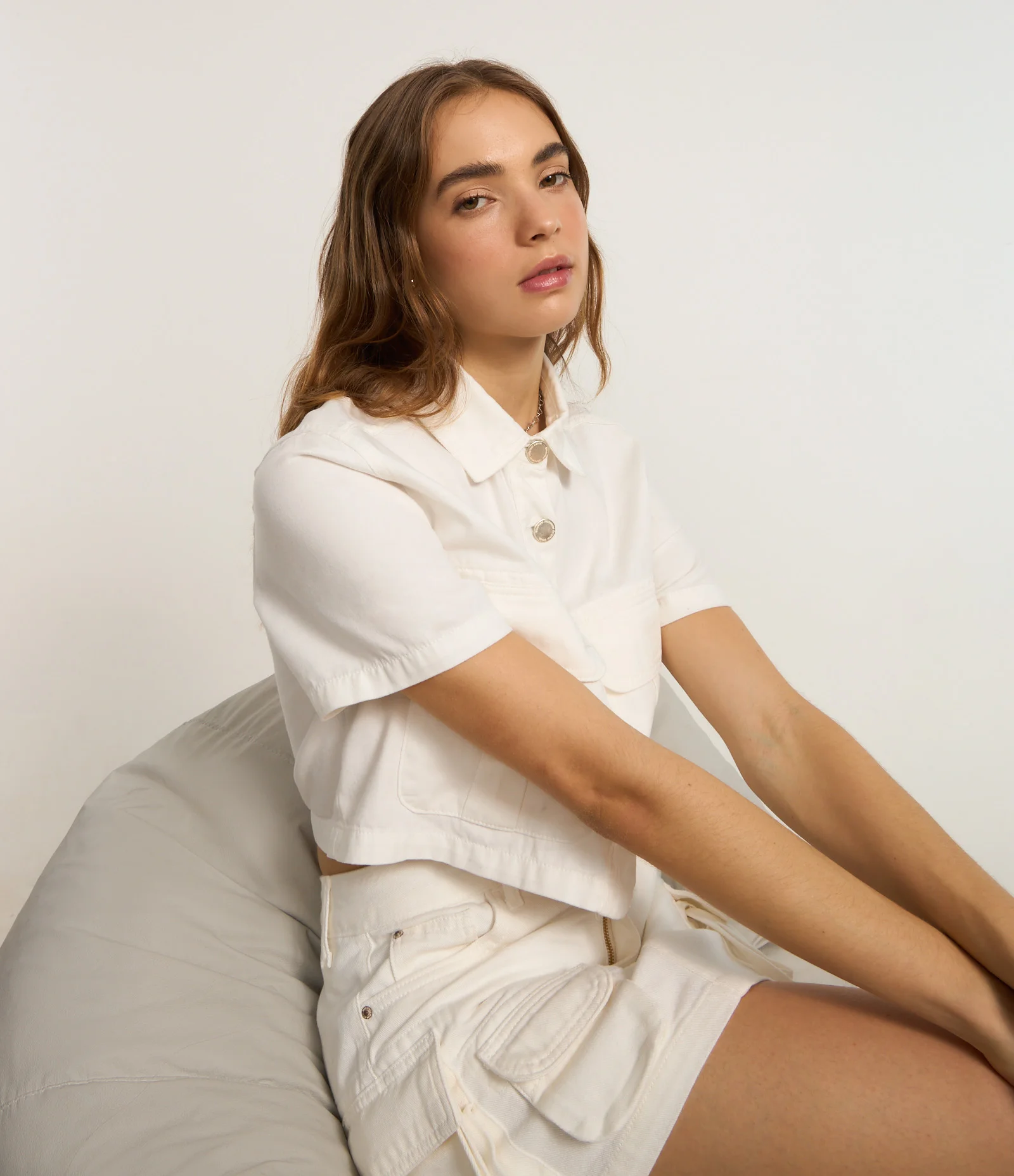 Camisa Curta em Sarja com Bolsos Frontais Branco 1