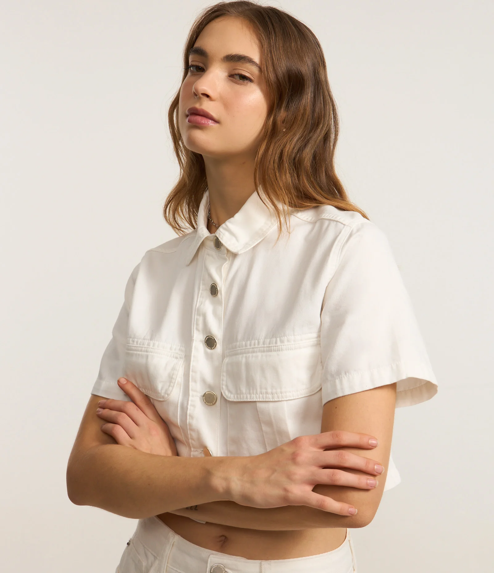 Camisa Curta em Sarja com Bolsos Frontais Branco 2