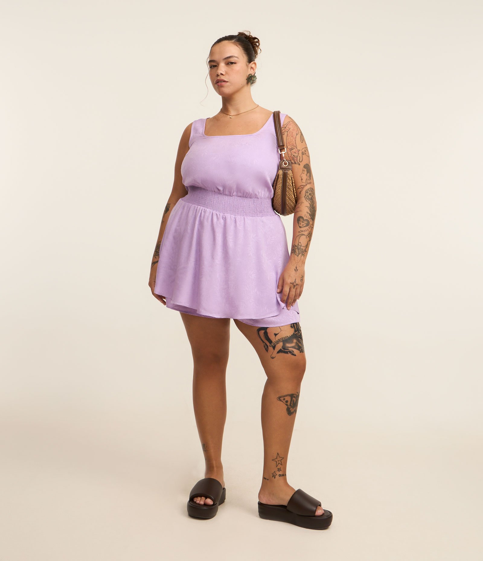 Macaquinho em Viscose com Sobreposição e Textura  Curve & Plus Size Lilás 2