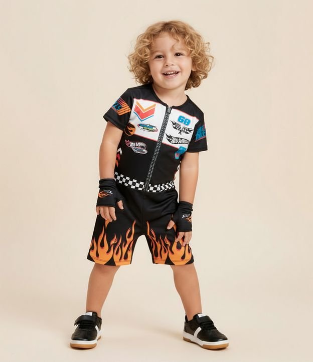 Macacão Infantil com Estampa Hot Wheels - Tam 3 a 8 Anos
