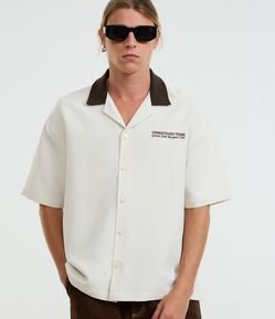 Camisa Boxy em Viscose com Letras Bordado Frente e Costas