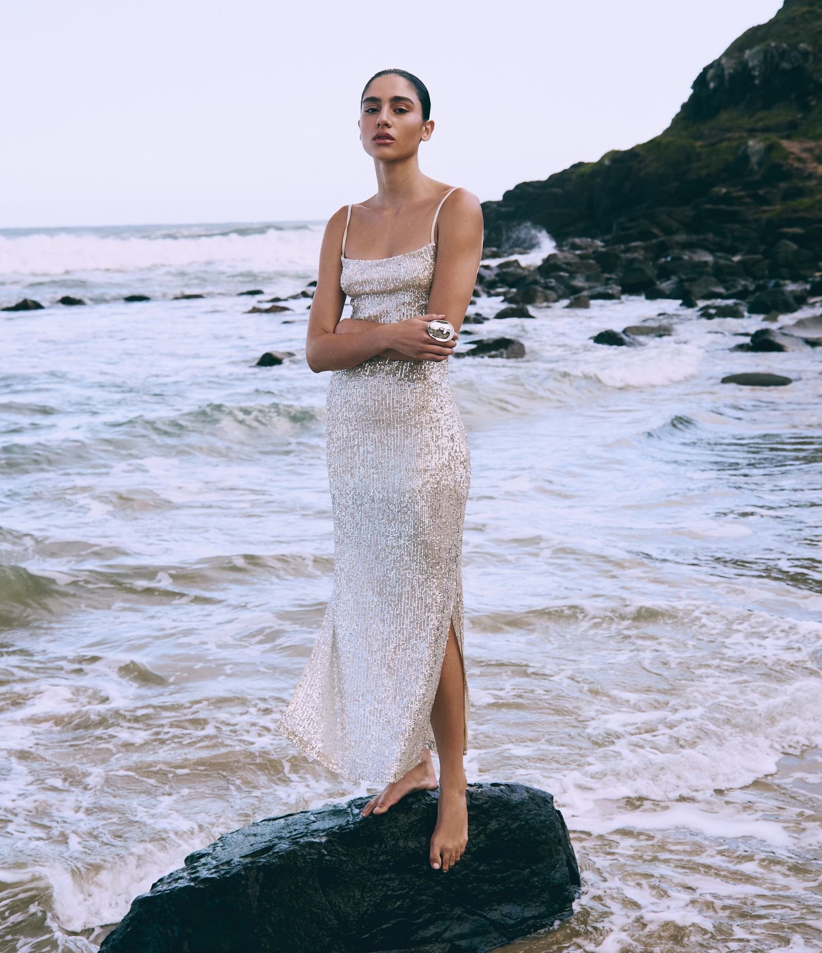 Vestido Long Midi em Paetê com Alça Fina Dourado 1