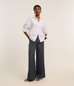 Calça Pantalona Alfaiatada com Passantes e Frisos