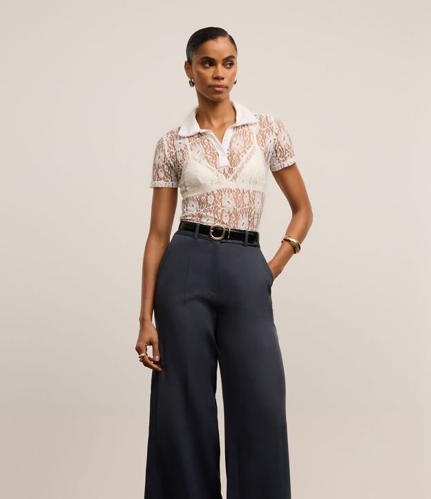 Calça Pantalona Alfaiatada com Passantes e Frisos