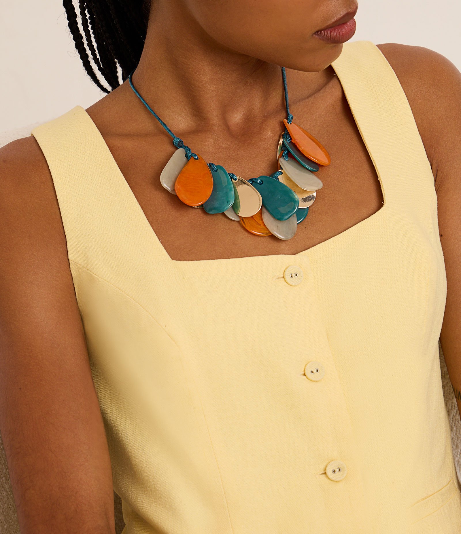 Colar Maxi com Pedras em Resina Multicores 4