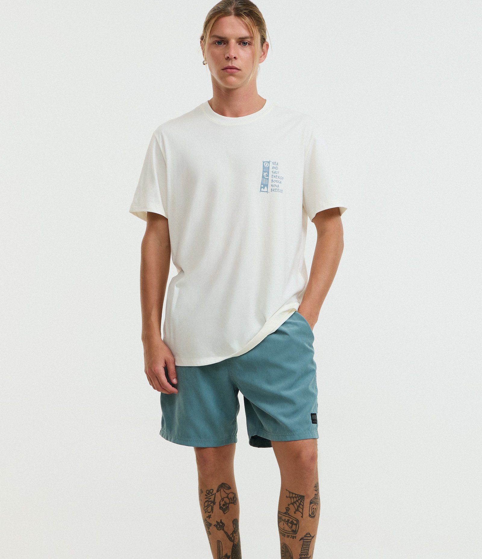 Bermuda com Amarração e Etiqueta Emborrachada Azul 4