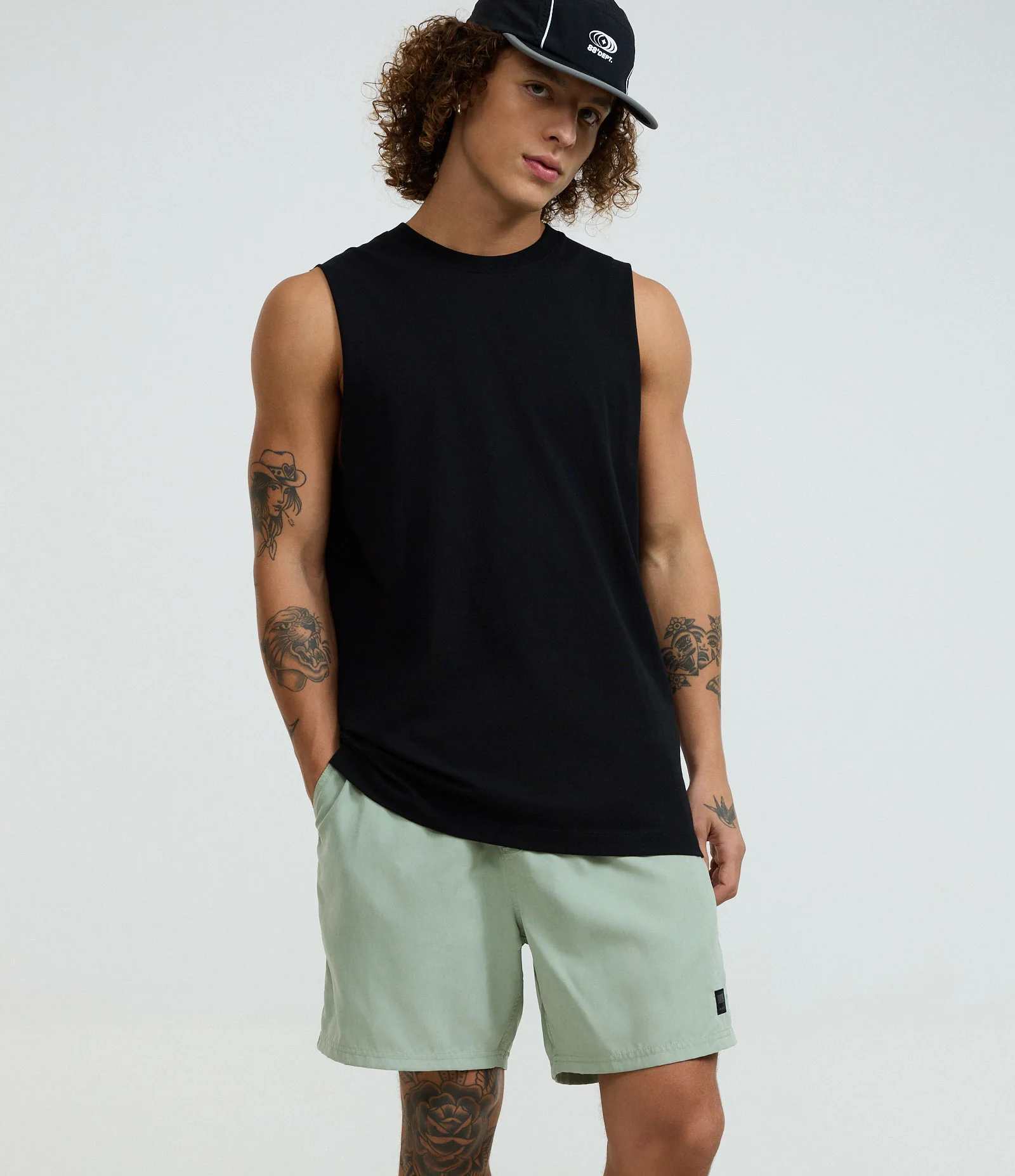 Bermuda com Amarração e Etiqueta Emborrachada Verde 4