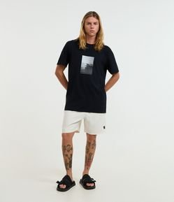 Bermuda com Amarração e Etiqueta Emborrachada