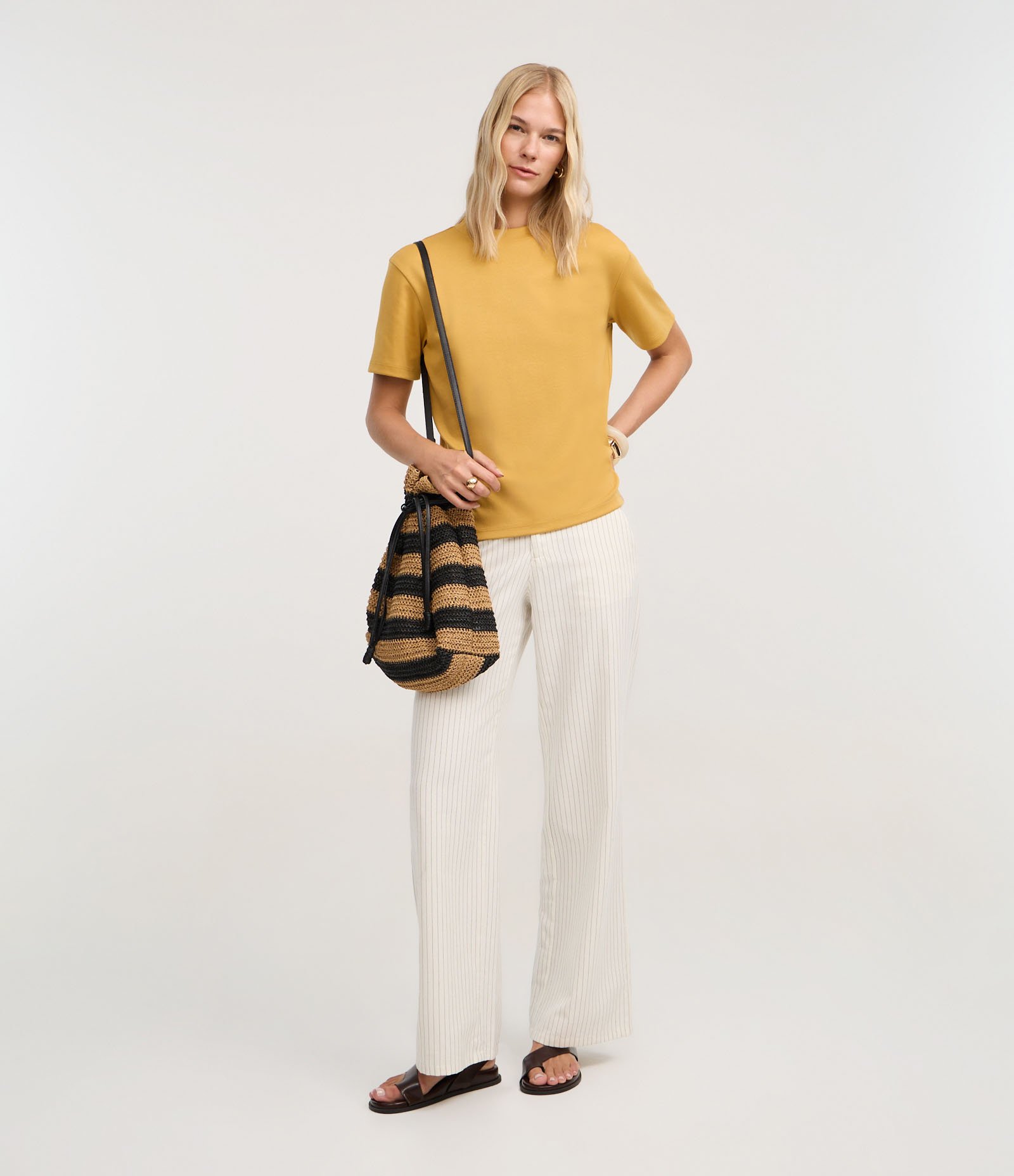 Blusa em Algodão Peruano Interlock com Gola Redonda Amarelo 2