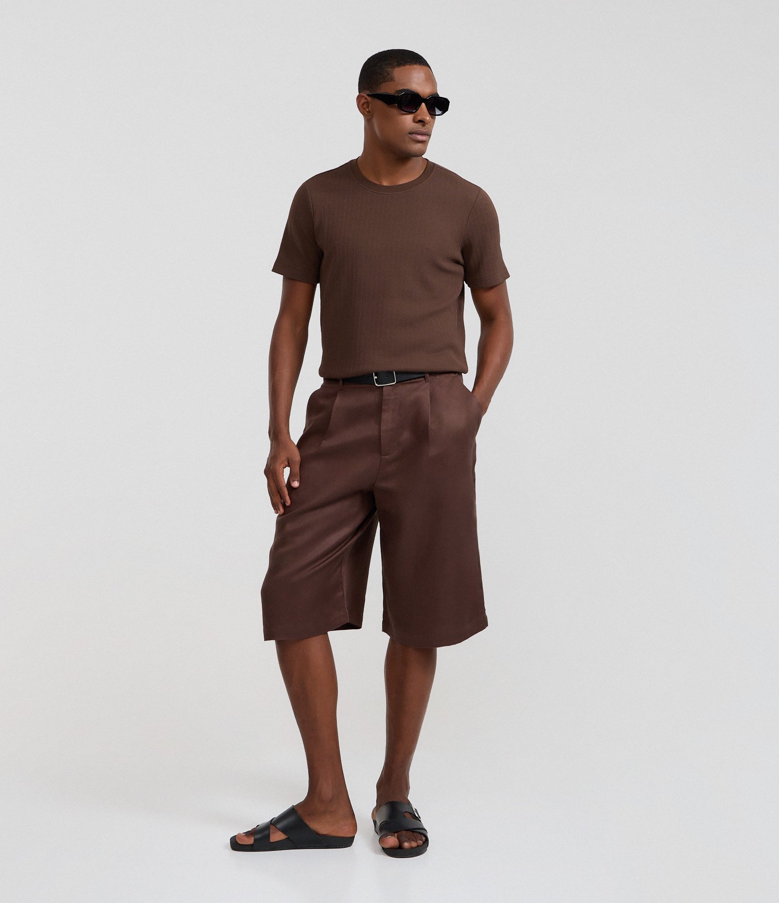 Camiseta Slim com Textura Vertical Marrom 2