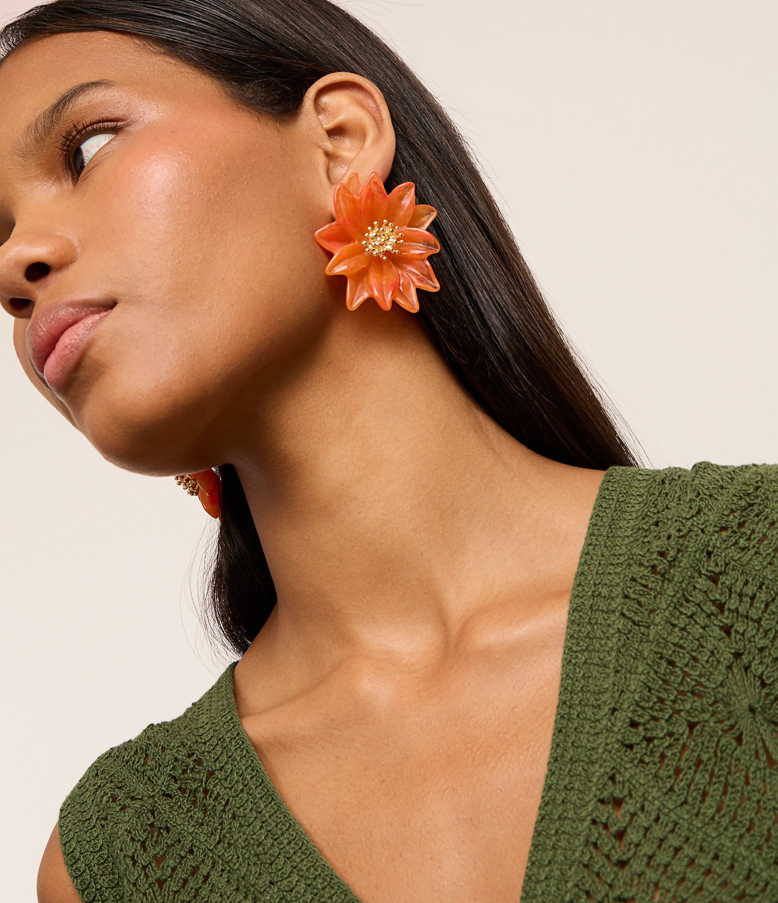 Brinco Botão em Resina com Formato Flor Laranja 4