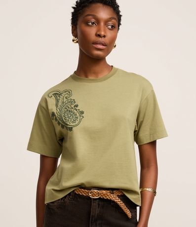 Camiseta Boxy em Algodão com Bordado Paisley no Ombro Menor preço em Camiseta Boxy em Algodão com Bordado Paisley no Ombro