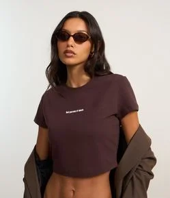 Blusa Baby Look em Algodão com Estampa Hot Person at Work